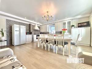 Дом 388м², 3-этажный, участок 32 сот.