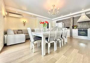 Дом 388м², 3-этажный, участок 32 сот.