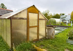 Дом 16м², 2-этажный, участок 3 сот.