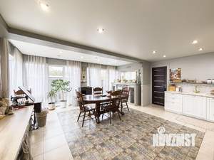 Дом 280м², 3-этажный, участок 12 сот.