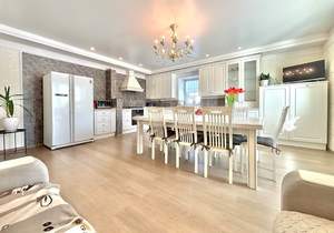 Дом 388м², 3-этажный, участок 32 сот.