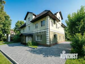 Дом 388м², 3-этажный, участок 32 сот.