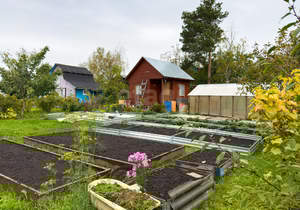 Дом 16м², 2-этажный, участок 3 сот.