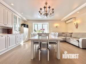 Дом 388м², 3-этажный, участок 32 сот.