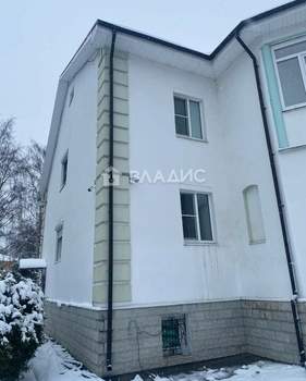 Дом 266м&sup2;, 3-этажный, участок 9 сот.  