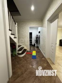 Дом 200м&sup2;, 2-этажный, участок 12 сот.  