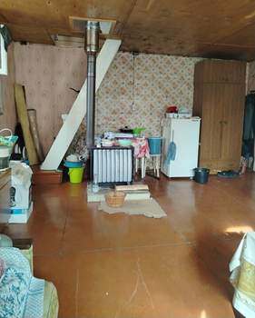 Дом 60м&sup2;, 2-этажный, участок 9 сот.  