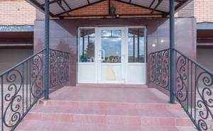 Дом 656м&sup2;, 2-этажный, участок 12 сот.  