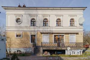 Дом 767м&sup2;, 3-этажный, участок 16 сот.  