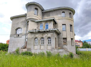 Дом 554м², 4-этажный, участок 14 сот.  