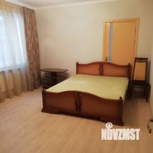 Коттедж 300м&sup2;, 3-этажный, участок 8 сот.  