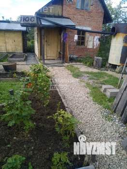 Дом 30м&sup2;, 2-этажный, участок 4 сот.  