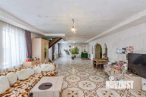 Дом 304м&sup2;, 2-этажный, участок 10 сот.  