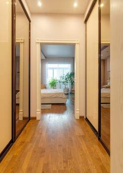 Дом 656м&sup2;, 2-этажный, участок 12 сот.  