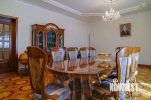 Дом 770м², 3-этажный, участок 16 сот.  