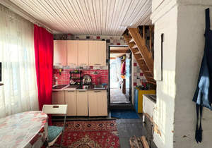 Дом 16м&sup2;, 2-этажный, участок 8 сот.  