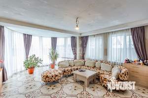 Дом 304м&sup2;, 2-этажный, участок 10 сот.  