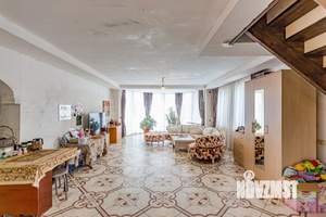 Дом 304м&sup2;, 2-этажный, участок 10 сот.  