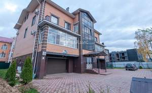 Дом 656м&sup2;, 2-этажный, участок 12 сот.  