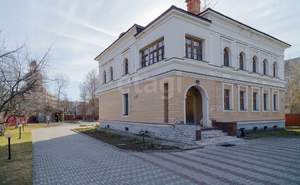 Дом 767м&sup2;, 3-этажный, участок 16 сот.  