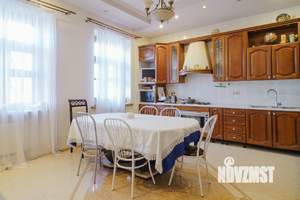 Дом 770м², 3-этажный, участок 16 сот.  