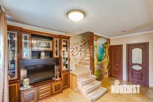 Дом 280м², 2-этажный, участок 8 сот.  