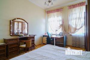 Дом 770м², 3-этажный, участок 16 сот.  