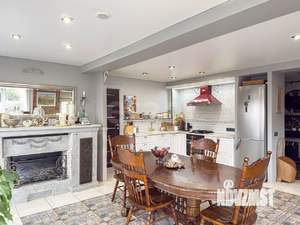 Дом 280м&sup2;, 3-этажный, участок 12 сот.  