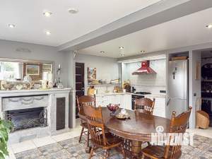 Дом 280м&sup2;, 3-этажный, участок 12 сот.  