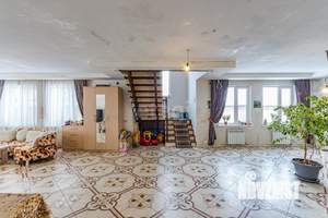 Дом 304м&sup2;, 2-этажный, участок 10 сот.  