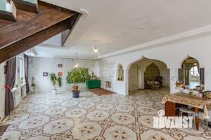 Дом 304м&sup2;, 2-этажный, участок 10 сот.  