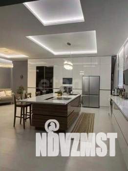 Дом 800м², 4-этажный, участок 11 сот.  