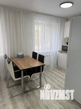 Студия квартира, посуточно, 30м2, 1/5 этаж