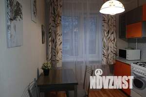 2-к квартира, посуточно, 46м2, 1/5 этаж