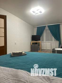 1-к квартира, посуточно, 37м2, 4/10 этаж