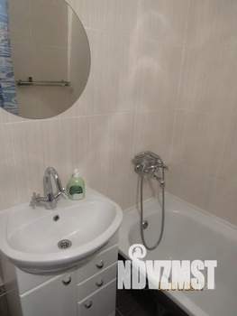 Студия квартира, посуточно, 35м2, 3/10 этаж