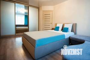 Студия квартира, посуточно, 40м2, 3/9 этаж