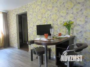 Студия квартира, посуточно, 35м2, 3/10 этаж