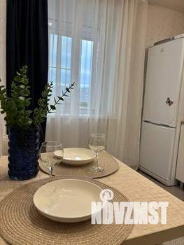 1-к квартира, посуточно, 38м2, 7/10 этаж