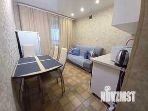 1-к квартира, посуточно, 35м2, 9/16 этаж