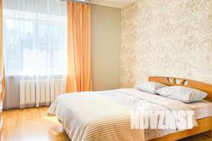 3-к квартира, посуточно, 80м2, 2/5 этаж