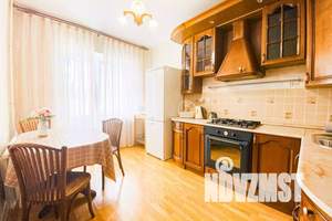 3-к квартира, посуточно, 80м2, 2/5 этаж