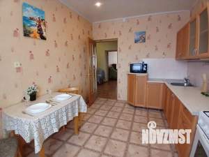 2-к квартира, посуточно, 65м2, 4/4 этаж