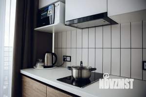 Студия квартира, посуточно, 40м2, 10/16 этаж