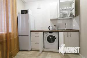 1-к квартира, посуточно, 38м2, 4/10 этаж