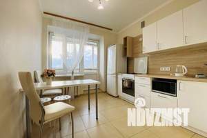 1-к квартира, посуточно, 40м2, 8/10 этаж