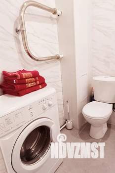 1-к квартира, посуточно, 35м2, 13/16 этаж