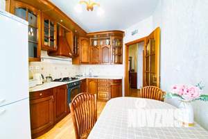 3-к квартира, посуточно, 80м2, 2/5 этаж