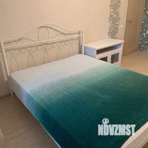 1-к квартира, посуточно, 36м2, 2/9 этаж