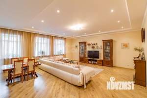 3-к квартира, вторичка, 135м2, 1/5 этаж